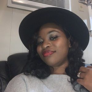 Meet your Posher, Alisha